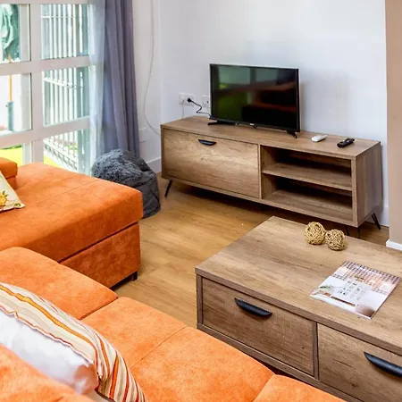 Wintowinrentals Townhouse, Pool & Beach Holiday home *